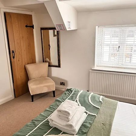 Tyan, Prázdninový dům *