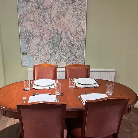 Tyan, Prázdninový dům